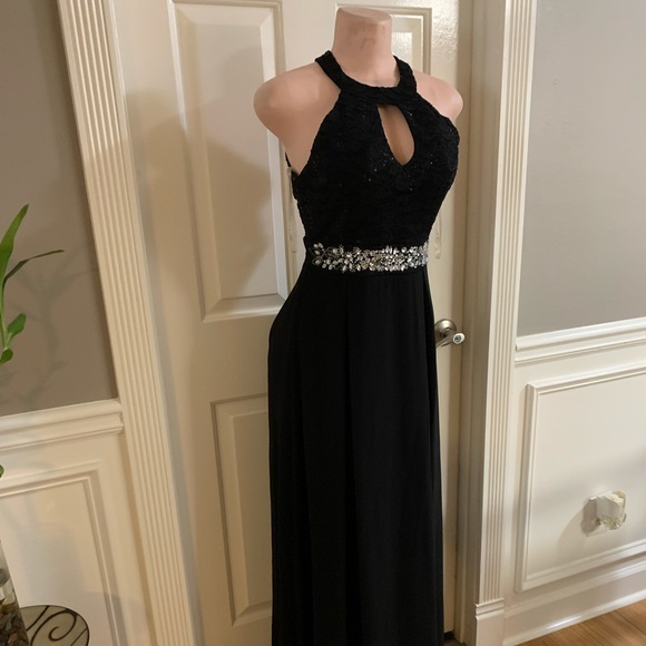 la scala Dresses & Skirts - Women’s junior black halter maxi dress size (M)